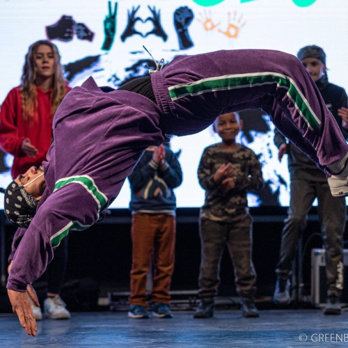 Toby Gorniak MBE and Deaf Kids Toby Gorniak MBE with deaf kids